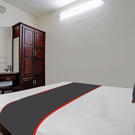ホテル Collection O White House Pearl Kochi エクステリア 写真